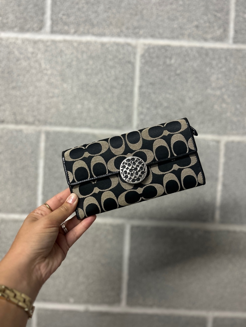 Coach Signature C Wallet Black White Bifold Canvas Leather Trim Classic Logo